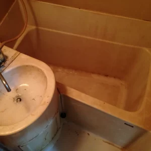 浴室シート施工＋コーティング　伊勢原市　賃貸物件のサムネイル