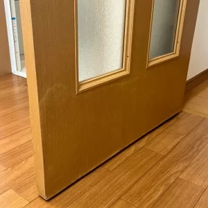 開き戸シート施工　大和市　賃貸物件のサムネイル